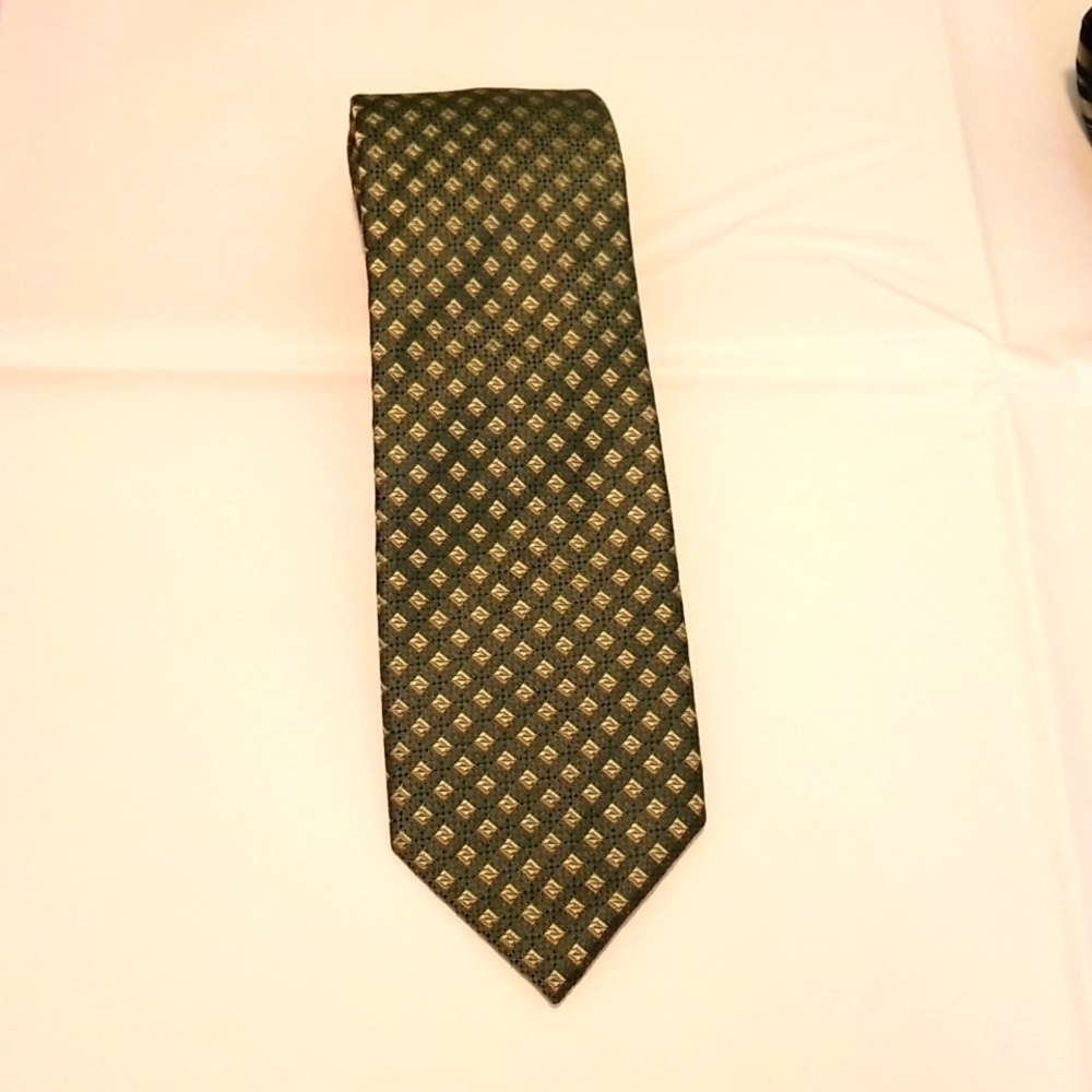 Kenneth Cole Green Gold Silk Neck Tie Geometric